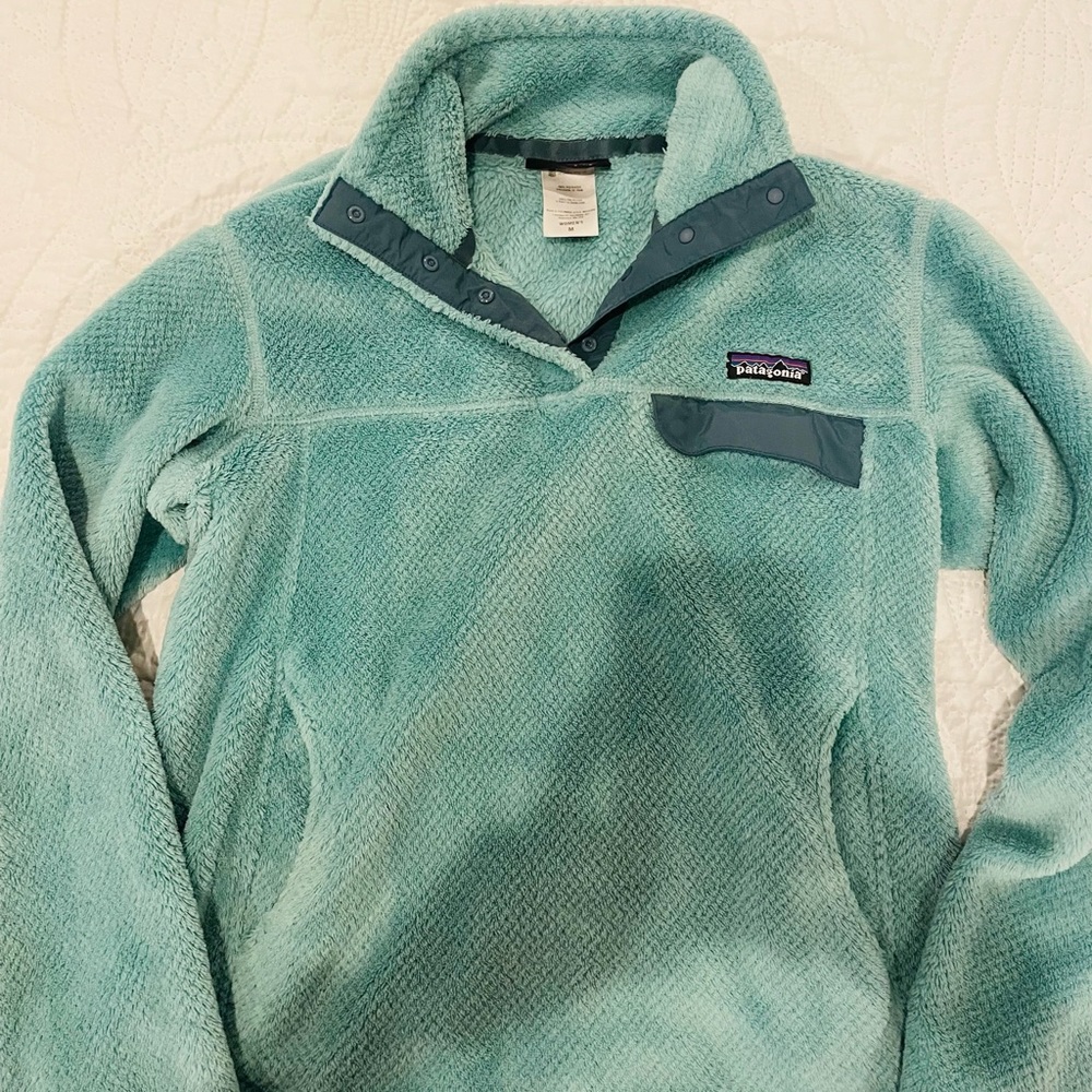 Patagonia women’s medium pullover